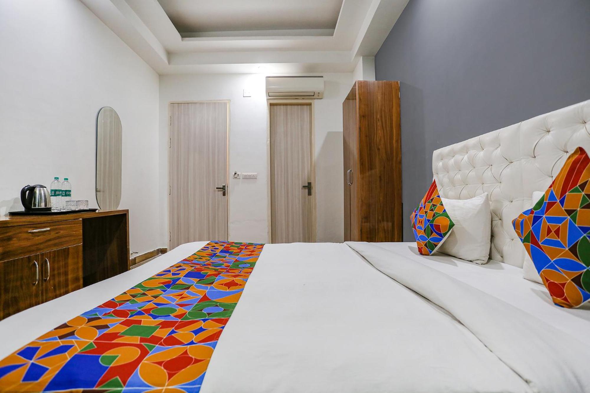 Fabhotel Skylight Inn Near Medanta Hospital Gurgaon Exterior foto